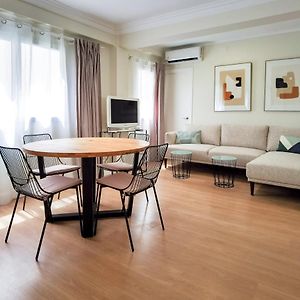 TTdSSa VLC: Plaza Cisneros, 2- 5 pax 3 Bedrooms